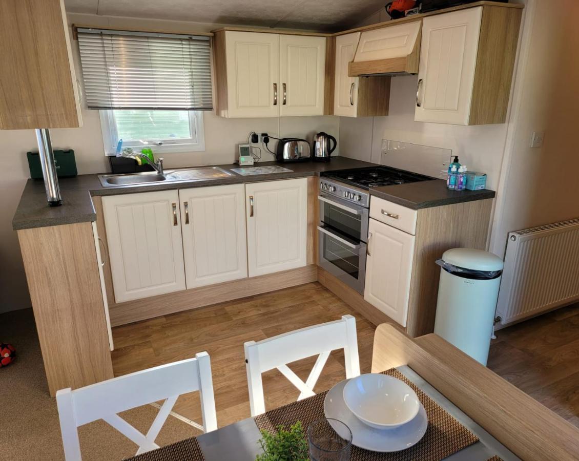 Lovely Static Caravan At Billing Aquadrome Villa Northampton Exterior photo