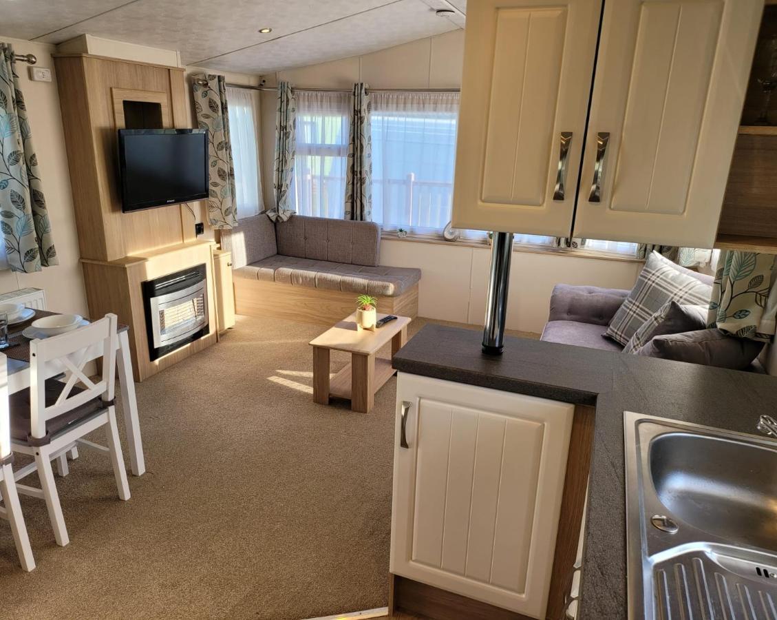 Lovely Static Caravan At Billing Aquadrome Villa Northampton Exterior photo